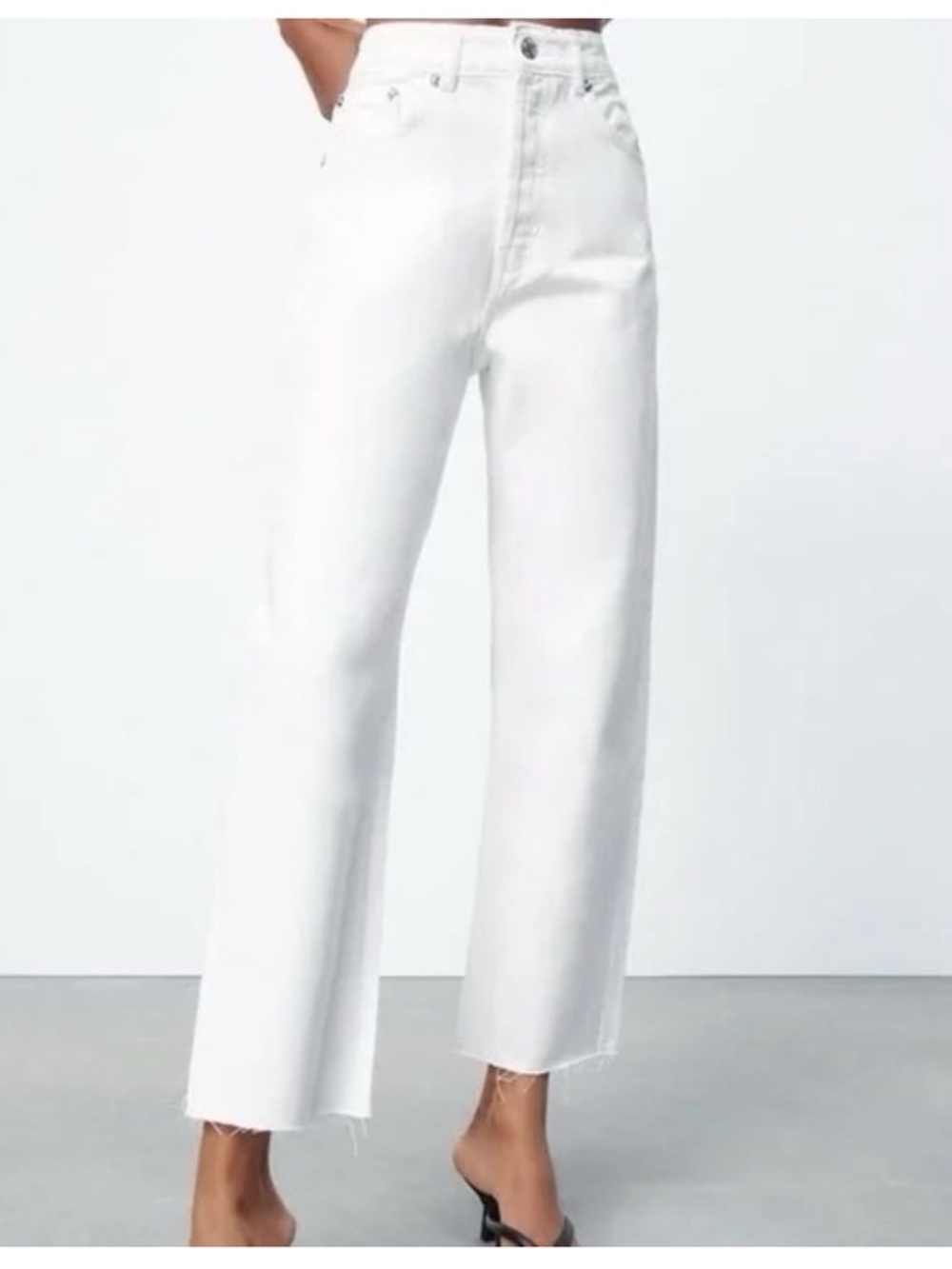 Zara High-Rise Straight Wide-Leg Raw Hem Jeans - White - 6